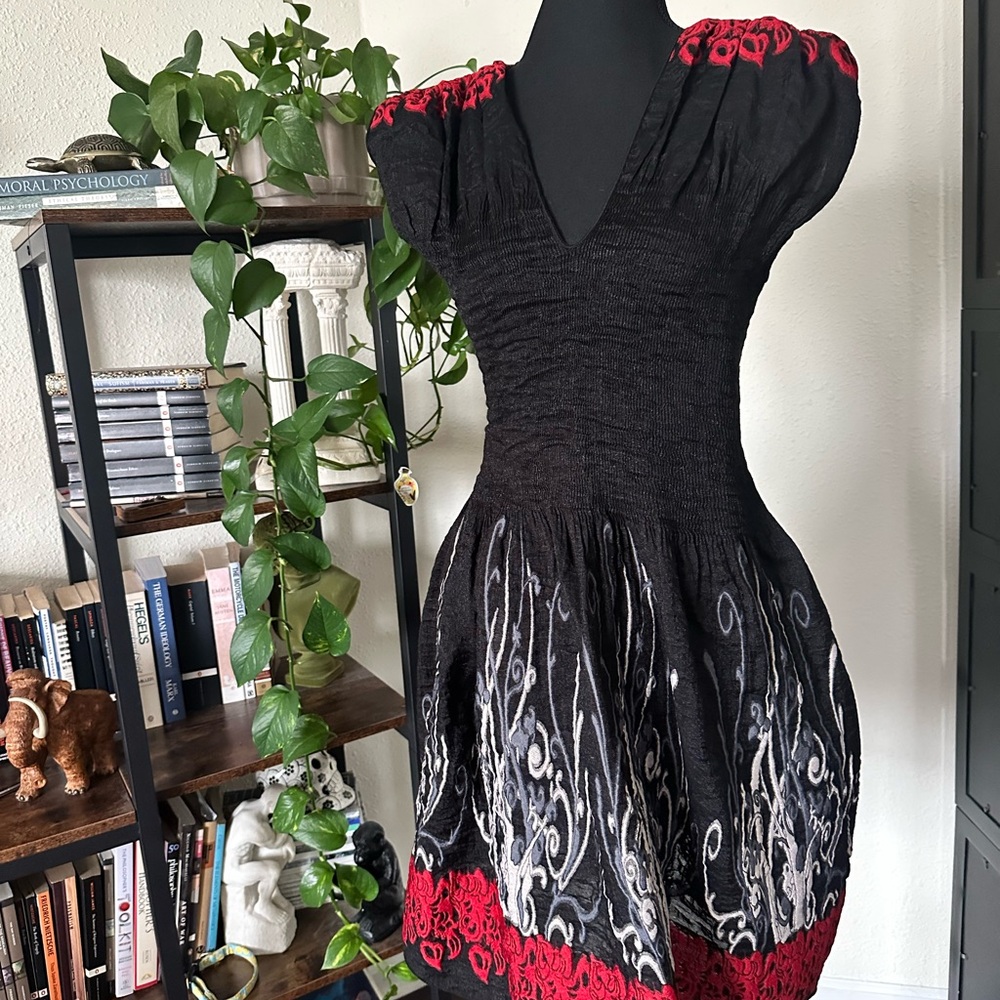 Max Studio Elegant Black and Red Women's Dress